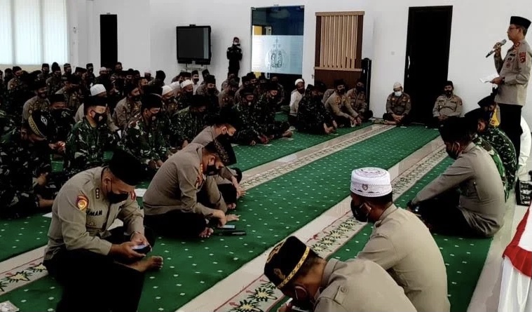 polda babel dan korem 045 gaya gelar yasinan untuk kru kri nanggala 402 9163