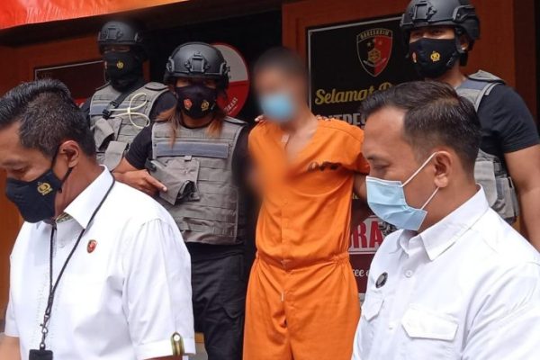 polda bali berhasil ringkus pelaku kasus curat dan skimming 30935