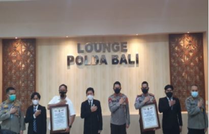 polda bali dapatkan penghargaan presisi award lemkapi 9226