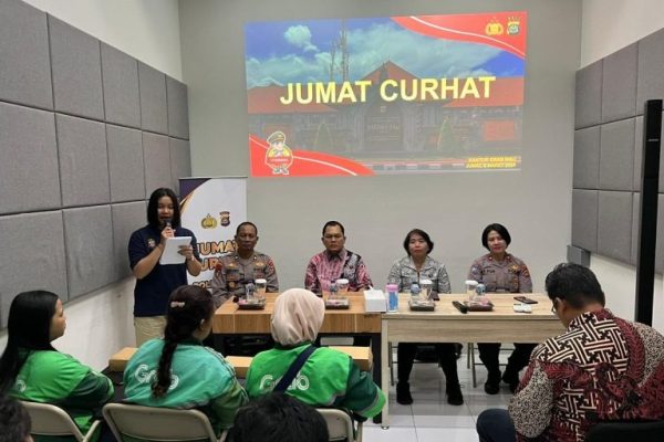 polda bali gelar kegiatan jumat curhat untuk mendengarkan masukan dari para pariwisata bali 71126