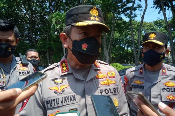 polda bali selidiki limbah antigen yang berserakan di selat bali 23160