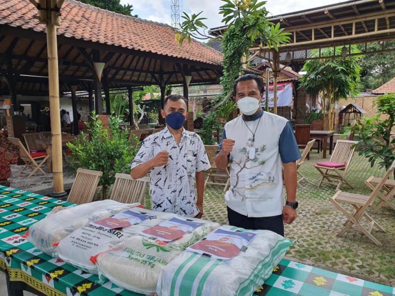 polda bali support dapur umum gotong royong untuk warga terdampak covid 19 26602