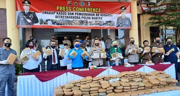 polda banten berhasil gagalkan penyelundupan ganja seberat 144 kg 34958