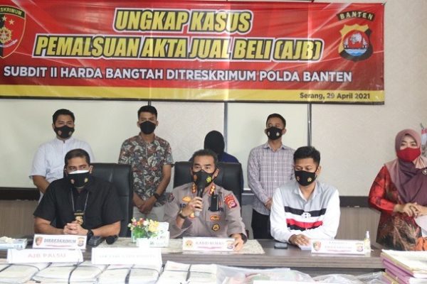 polda banten berhasil mengungkap pemalsuan akta jual beli tanah 31201