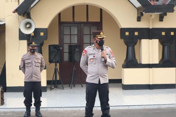 polda banten gelar apel kesiapsiagaan pengamanan tahun baru imlek 2022 23100