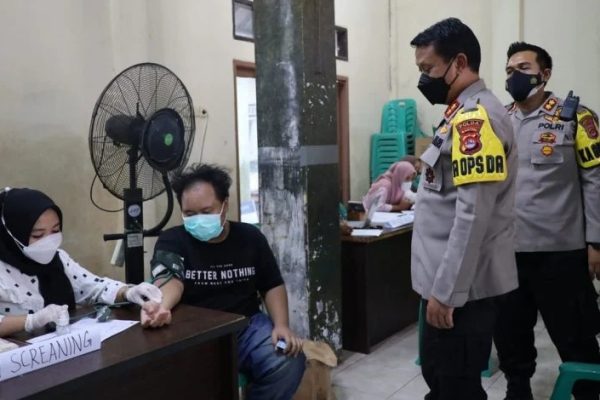 polda banten kembali gelar vaksinasi massal serentak di kecamatan tirtayasa 34461