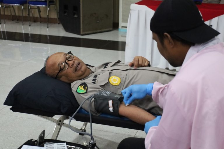 polda banten laksanakan kegiatan donor darah dalam rangka cooling system 2024 69332