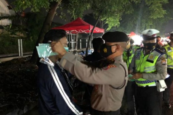polda banten laksanakan patroli skala besar disiplin prokes 13012