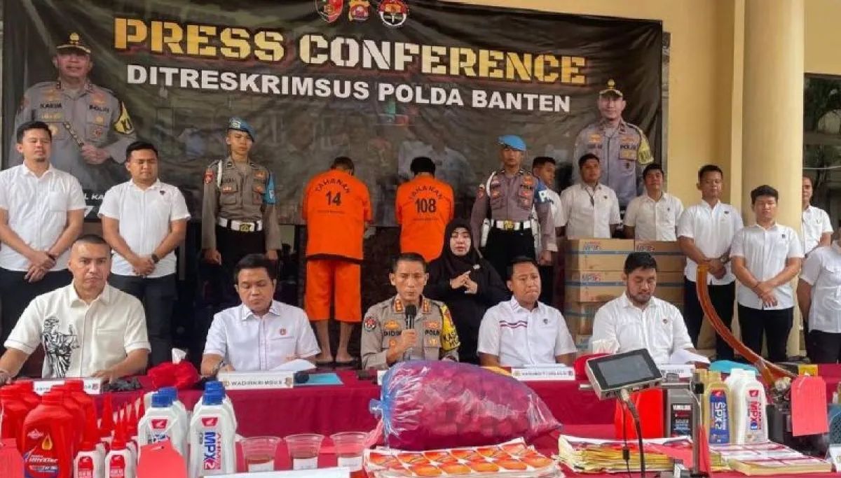 polda banten ungkap produksi oli palsu 74788