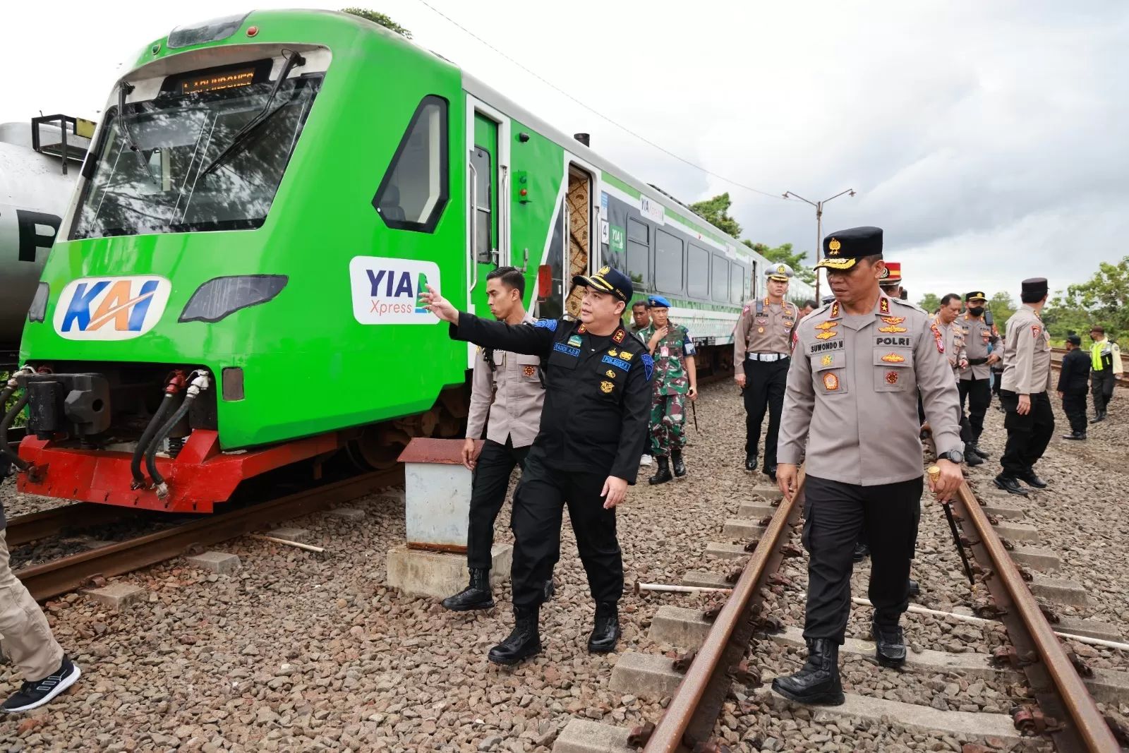 polda diy dan pt kai cek jalur kereta api stasiun tugu wates 56813