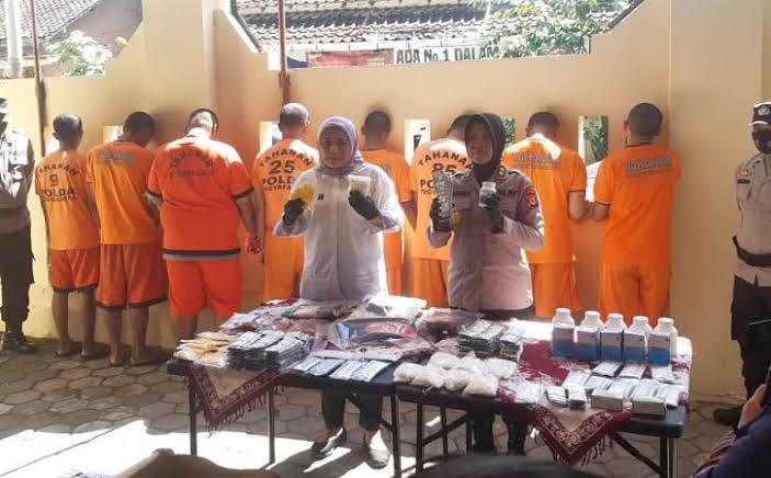 polda diy tangkap 28 tersangka kasus narkoba dan obat keras 69830