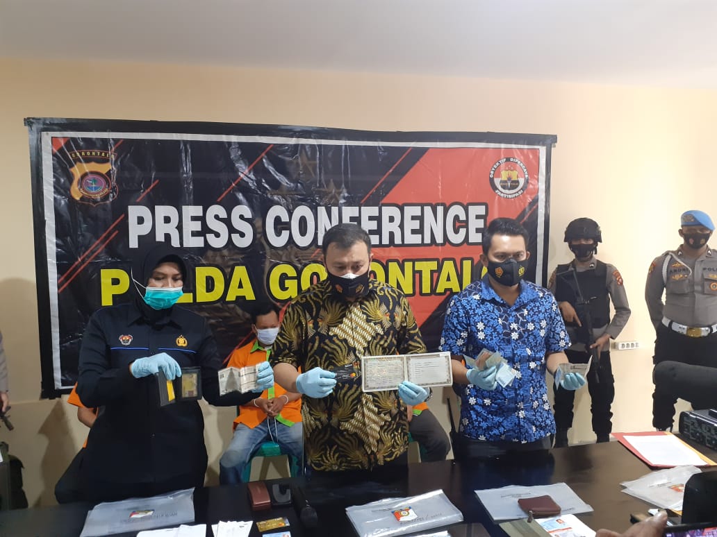 polda gorontalo gelar press conference terkait penangkapan komplotan pencuri uang lintas pulau 15787
