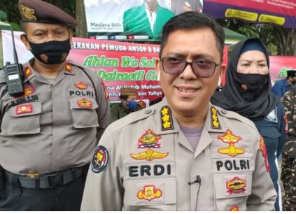 polda jabar berhasil amankan dua tersangka bom molotov di kantor pdip bogor 15695