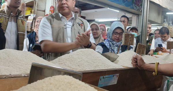polda jabar memastikan ketersediaan beras medium aman 70484