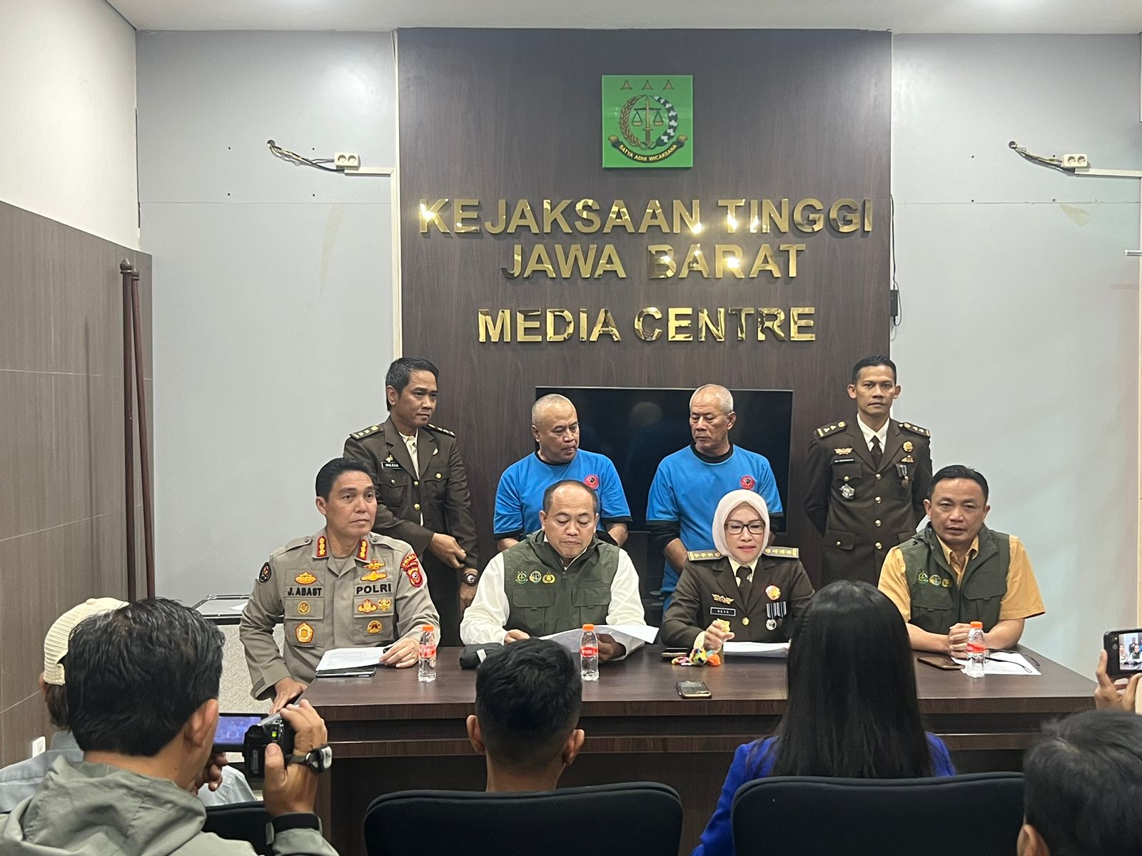 polda jabar resmi limpahkan dua tersangka kasus dago elos 76711