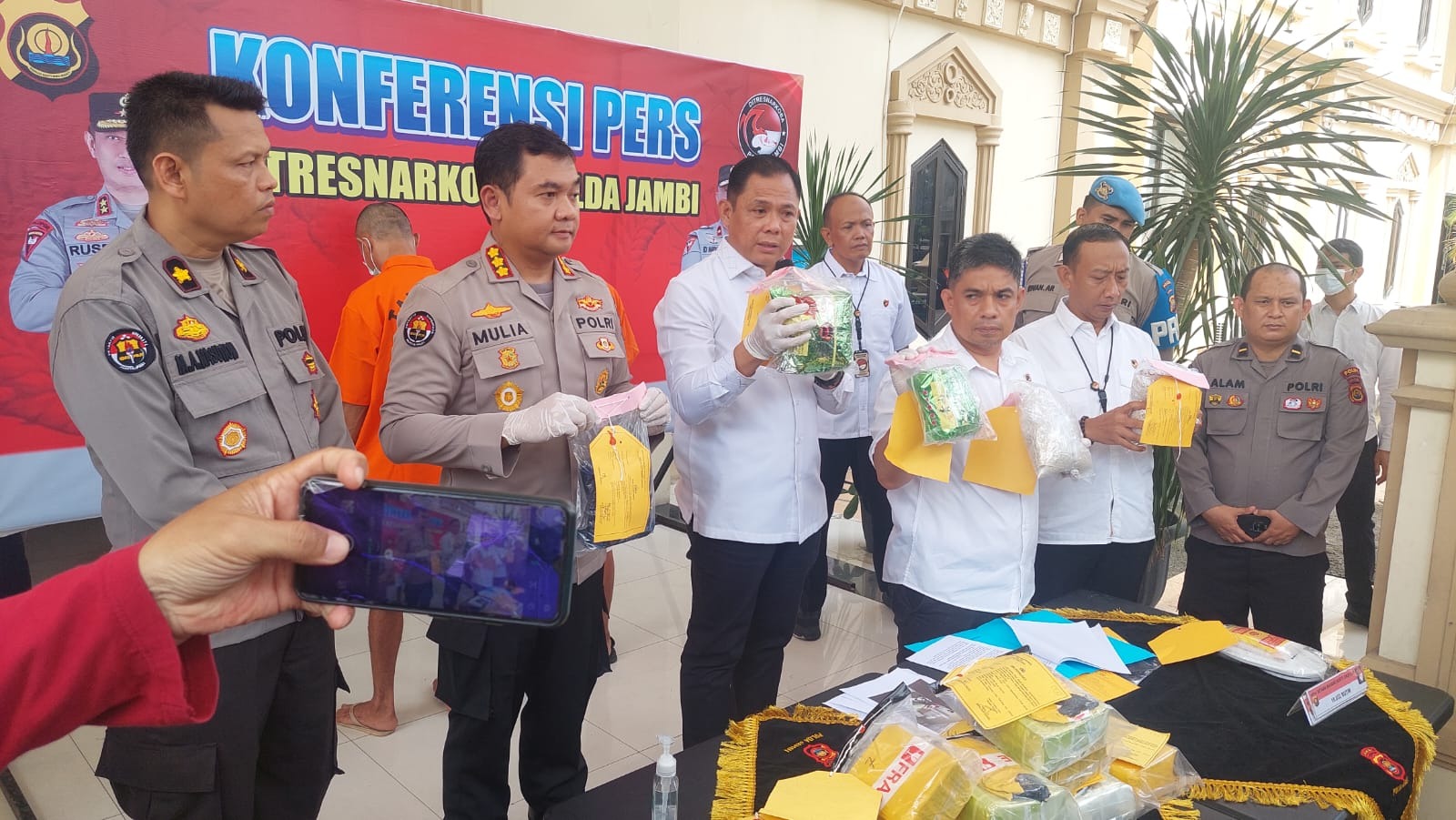 polda jambi berhasil bongkar penyelundupan narkotika 71560