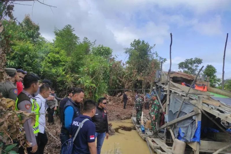 polda jambi berhasil tangkap empat pelaku peti dan amankan 3 kg emas 56350