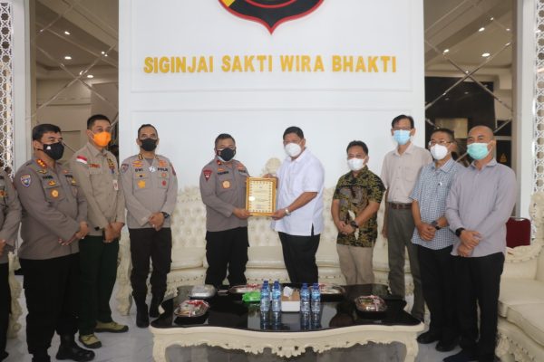 polda jambi terima bantuan 18 ton liquid oksigen terkait penanganan pasien covid 19 26709