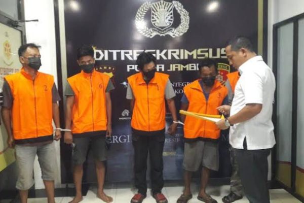 polda jambi ungkap pengoplosan minyak ilegal di sungai gelam 24690