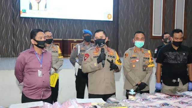 polda jatim berhasil ungkap peredaran narkoba jenis sabu seberat 100 kg 15547