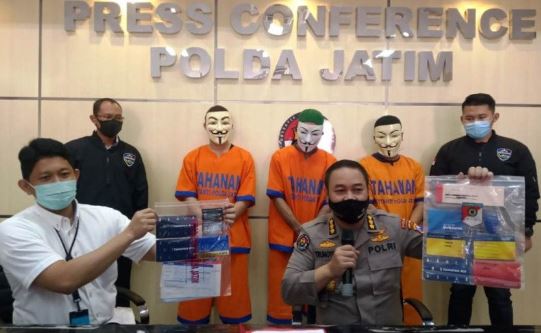 polda jatim bongkar kasus intersepsi dan manipulasi dokumen elektronik senilai rp 86 m 15637