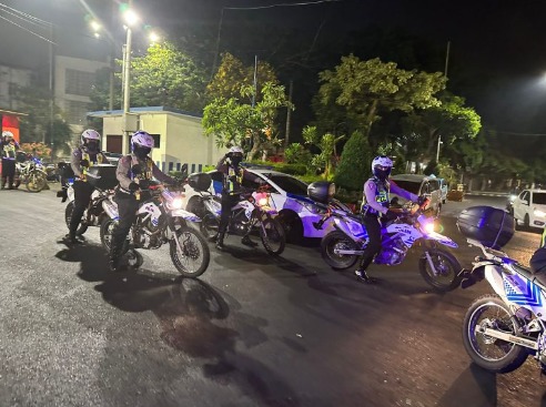 polda jatim libatkan lima polres untuk pengamanan gerak jalan perjuangan mojosuro 65786