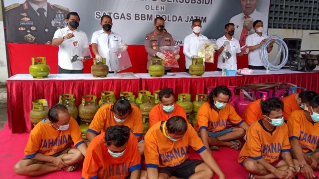 polda jatim ungkap penyalahgunaan bbm dan lpg bersubsidi 46163