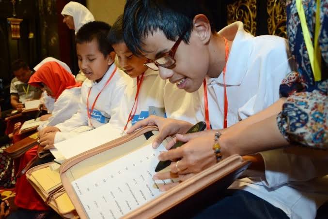 polda kalsel bantu penyediaan alquran braille untuk tunanetra 11943