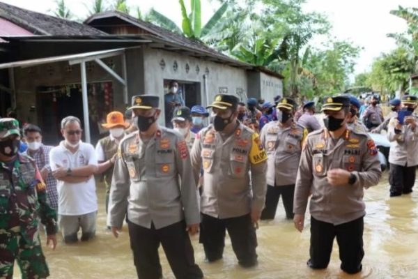 polda kalsel ingatkan masyarakat selalu siaga banjir akibat curah hujan tinggi 25286