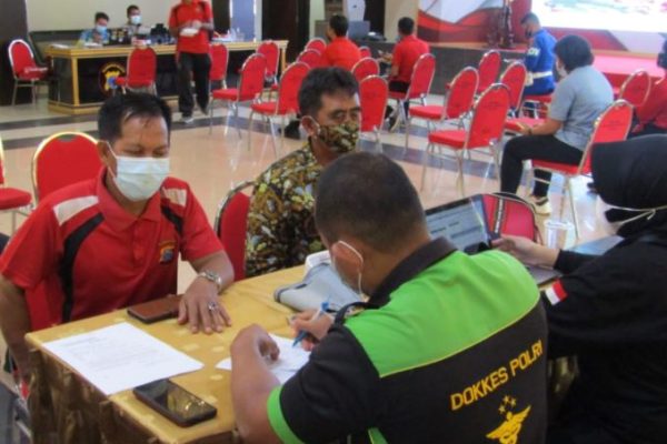 polda kalsel kembali gelar vaksinasi covid 19 tahap ii 37333