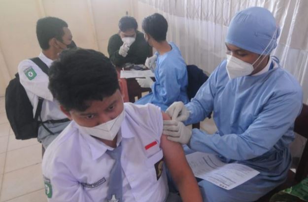 polda kalsel siapkan 500 dosis vaksin perhari bagi pelajar 9729