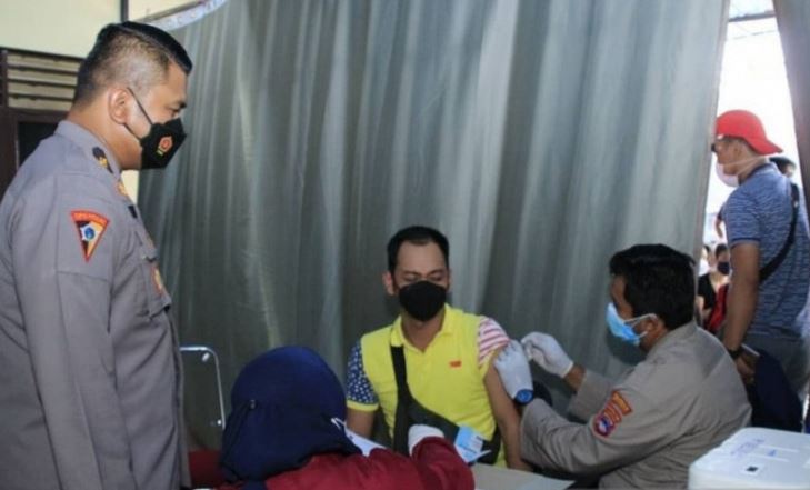 polda kalsel sudah vaksinasi 12 686 warga 26907