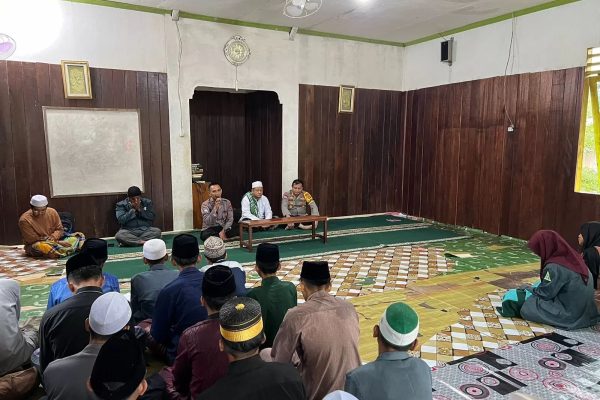 polda kaltara laksanakan jumat curhat di ponpes fatimah az zahra 71426