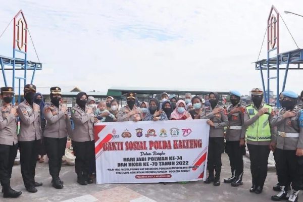 polda kalteng bagikan 1 000 paket sembako untuk warga kurang mampu 48698