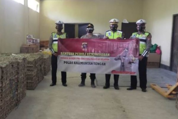 polda kalteng salurkan bantuan puluhan ribu telur dari polda kalsel untuk korban banjir 11880
