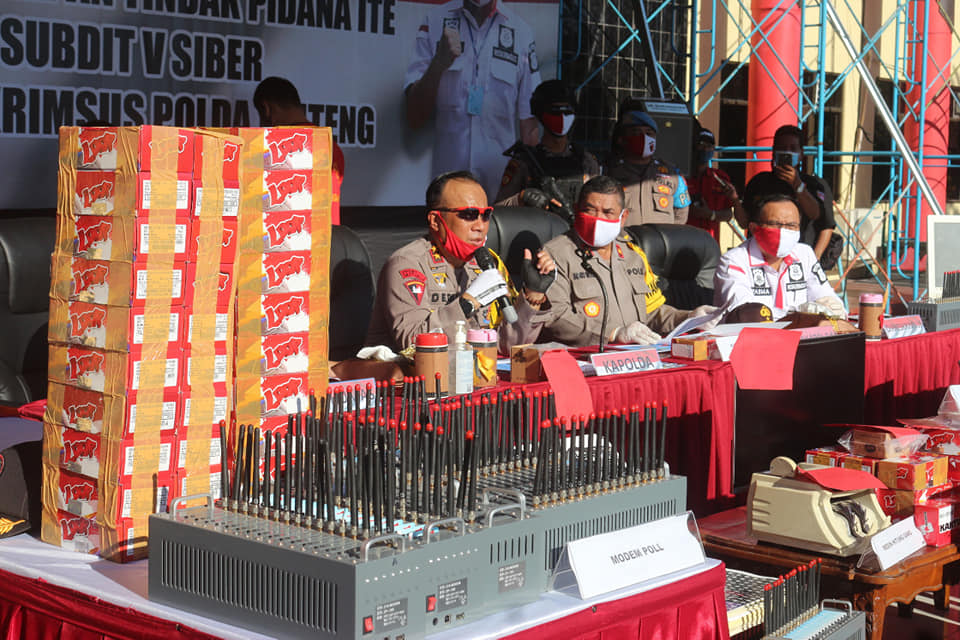 polda kalteng tangkap 3 pelaku registrasi kartu bodong 34578
