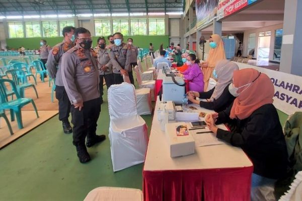 polda kaltim deliver 4000 third dose to accelerate vaccination 44943