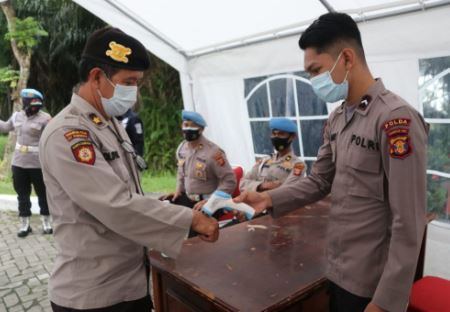 polda kaltim laksanakan pengawasan penerapan protokol kesehatan kepada personel 11889