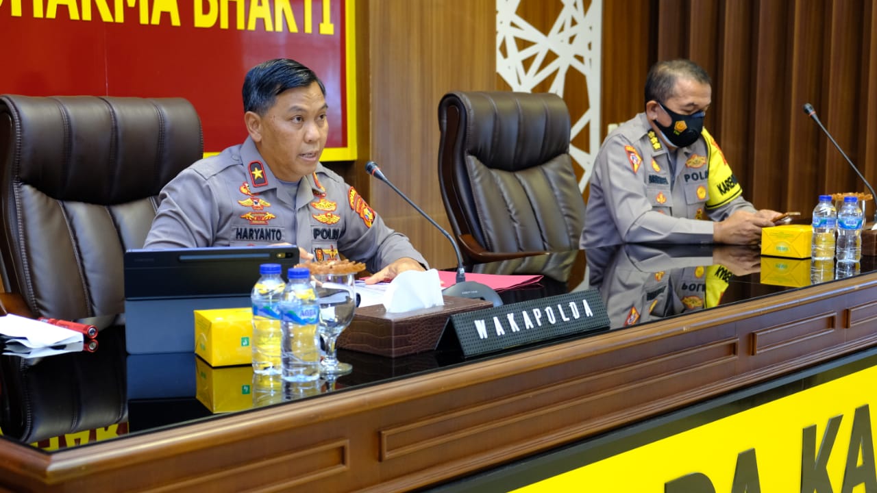 polda kaltim persiapan supervisi vaksinasi massal dan pendistribusian bansos 27322