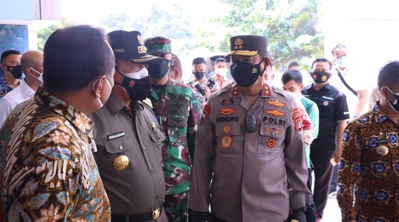 polda lampung kawal pengiriman liquid oksigen untuk rumah sakit 26577