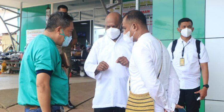 polda lampung kawal tangki oksigen sebanyak 158 ton 13304