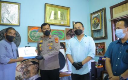 polda lampung salurkan bantuan ke anak penyandang disabilitas 9439