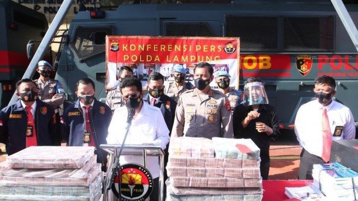 polda lampung sita uang rp 10 miliar hasil korupsi proyek jalan 31070