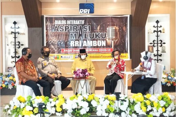 polda maluku gelar dialog tentang bahaya paham radikalisme terhadap stabilitas keamanan 9070