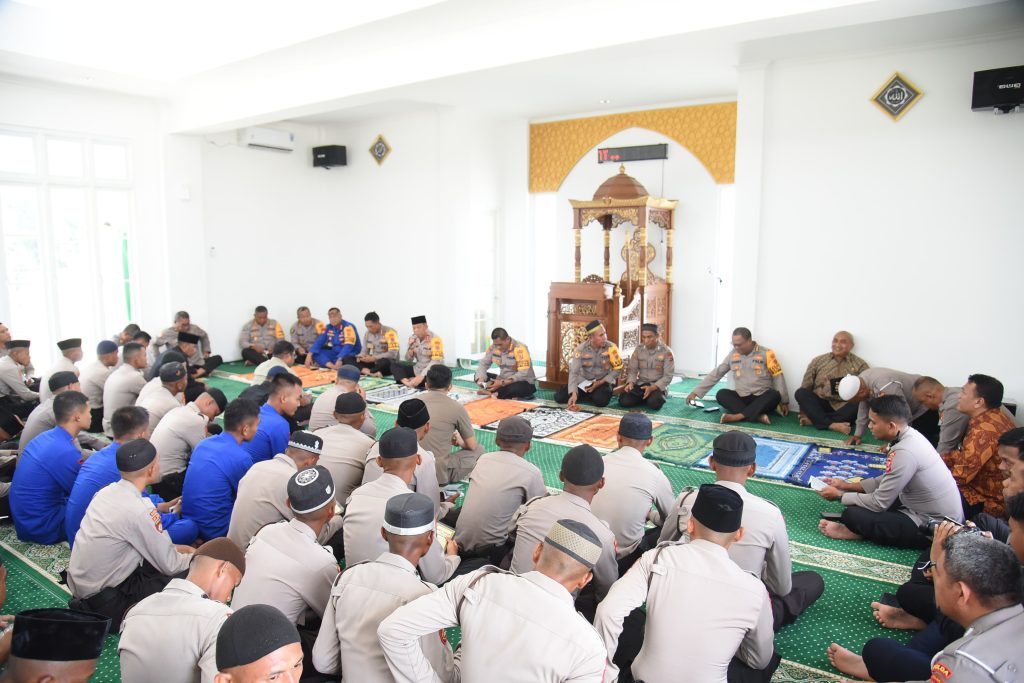 polda maluku gelar doa bersama untuk kelancaran pelaksanaan pemilu 2024 70157