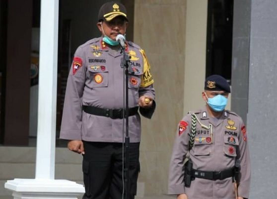 polda malut gelar apel gabungan bersama tni untuk dukung kebijakan new normal 11025