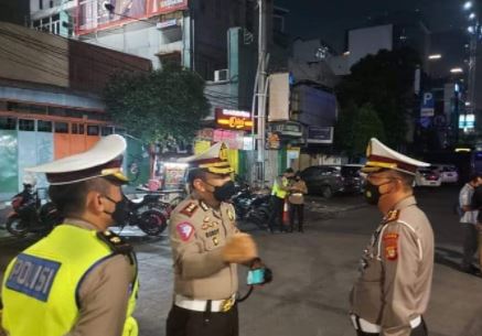 polda metro jaya akan tambah 12 titik pembatasan mobilitas di daerah penyangga dki jakarta 20203