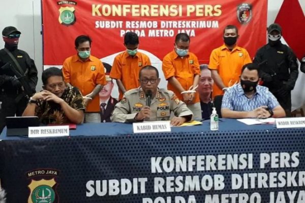 polda metro jaya berhasil menangkap 5 tersangka kasus penusukan di palmerah 15797