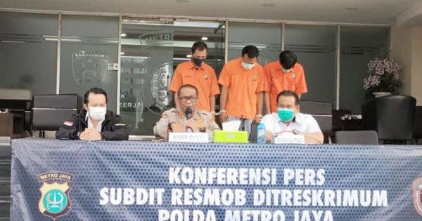 polda metro jaya berhasil tangkap 3 sindikat spesialis kasus pencurian uang dengan modus ganjal atm 27015
