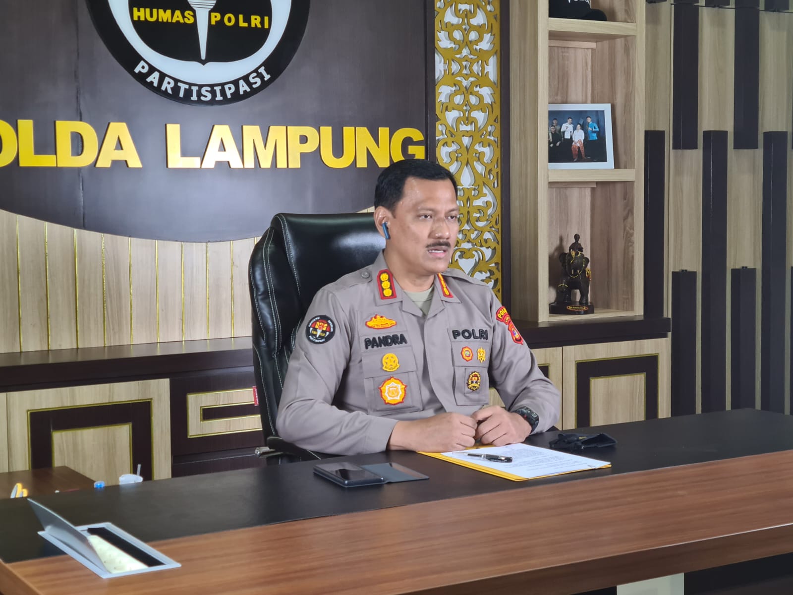 polda metro jaya dengan dukungan pengamanan dari polda lampung amankan 5 anggota khilafatul muslimin di bandar lampung 47492